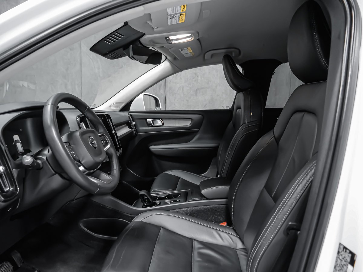 2023 Volvo XC40 B5 CORE CONVENIENCE CLIMATE White Montreal - photo #10