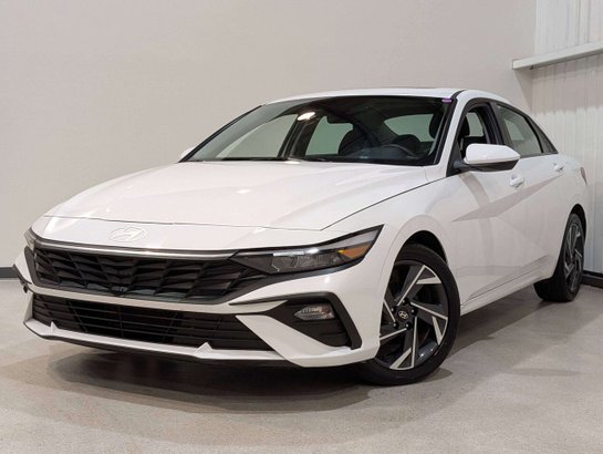 2025 Hyundai Elantra White