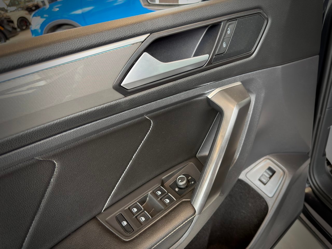 2022 Volkswagen Tiguan Black Notre-Dame-des-Prairies - photo #18