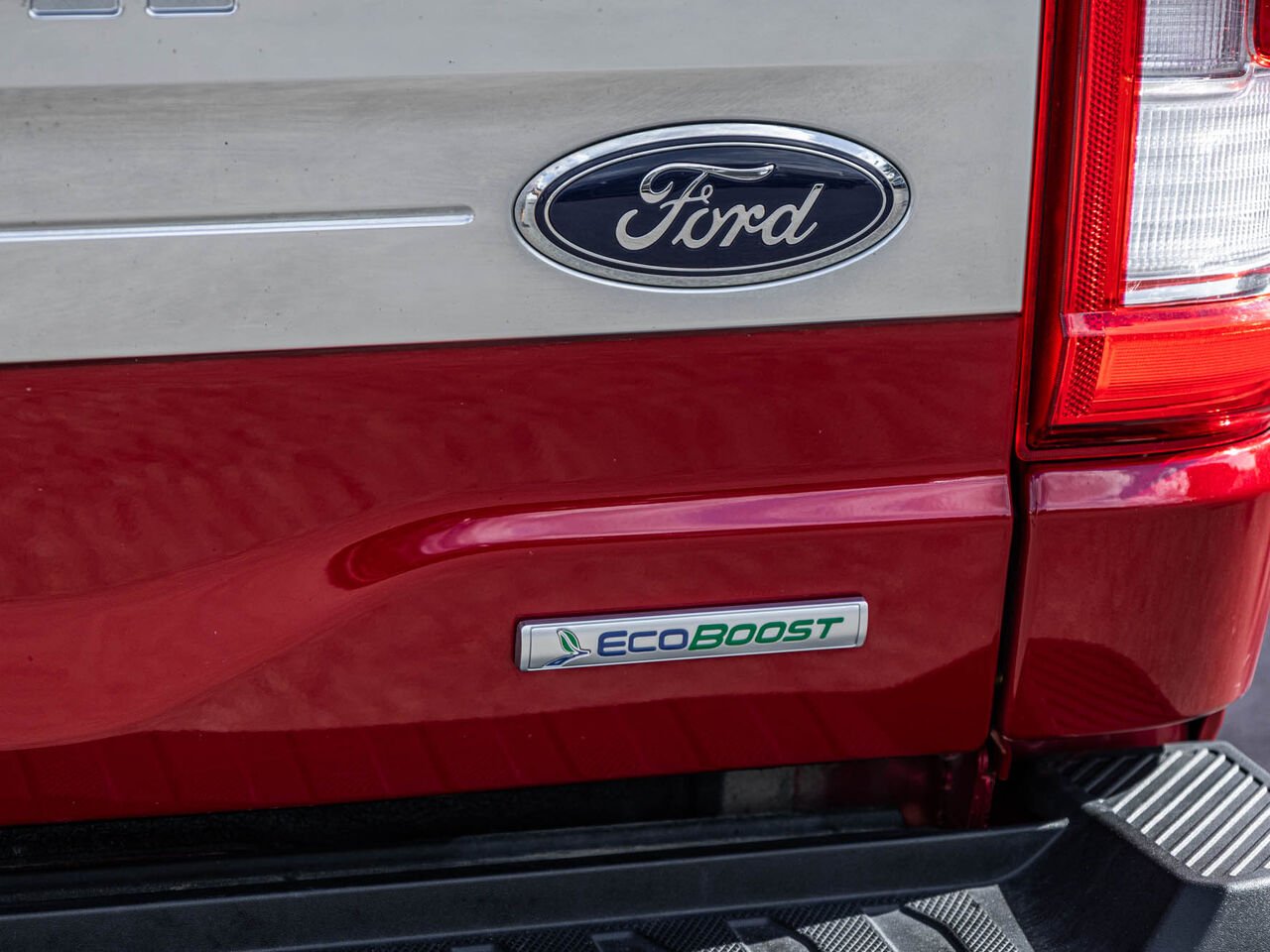 2022 Ford F-150 Red Sainte-Julienne - photo #8