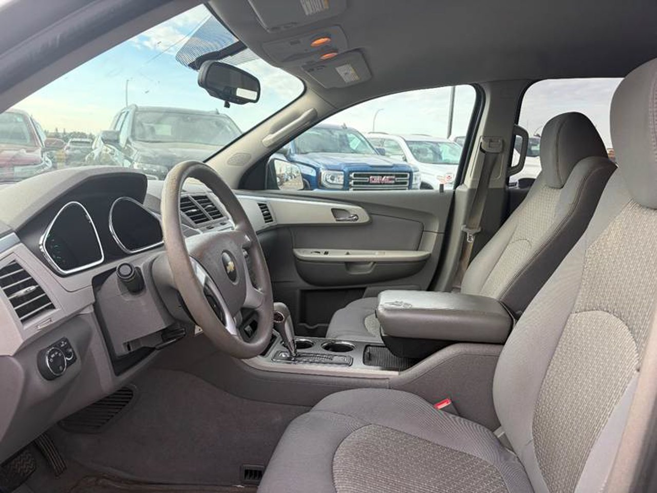 2010 Chevrolet Traverse FWD 4dr 1LS Grey Sherwood Park - photo #5