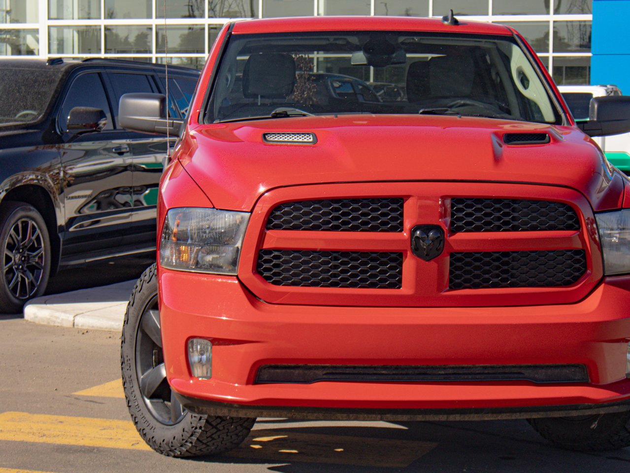 2022 Ram 1500 Classic Express 4x4 Crew Cab 5'7 Box Red Sherwood Park - photo #4