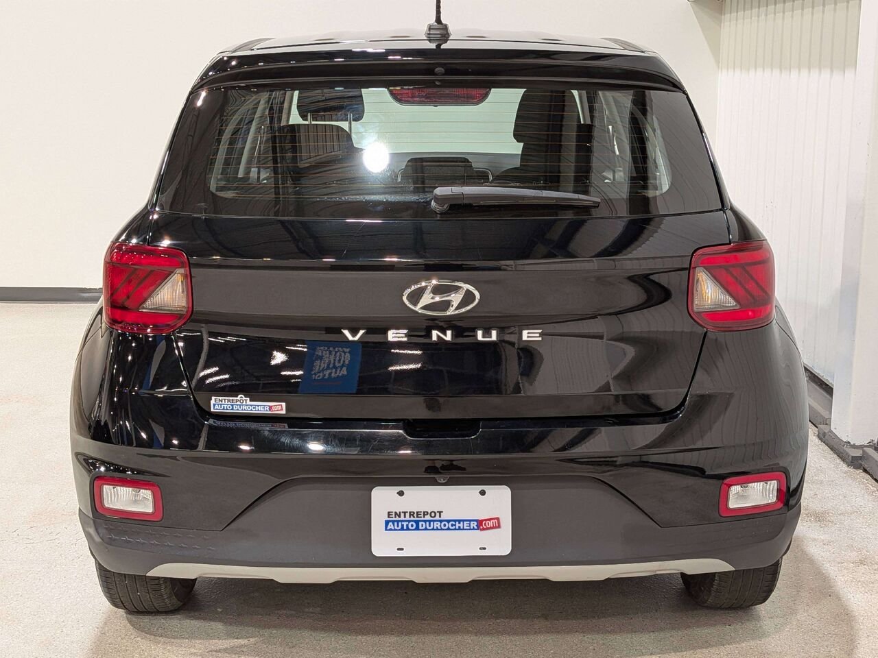 2023 Hyundai Venue Essential IVT Black Val-David - photo #6