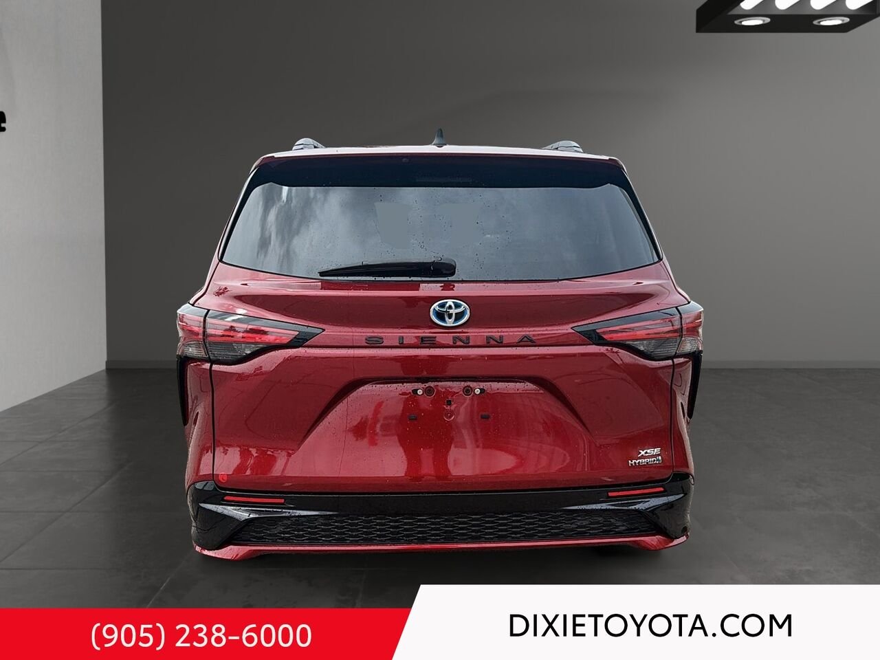 2023 Toyota Sienna XSE FWD HYBRID / CLEAN CARFAX / MOONROOF / ALLOY WHEELS / CARPLAY AND ANDROID AUTO Red Mississauga - photo #4