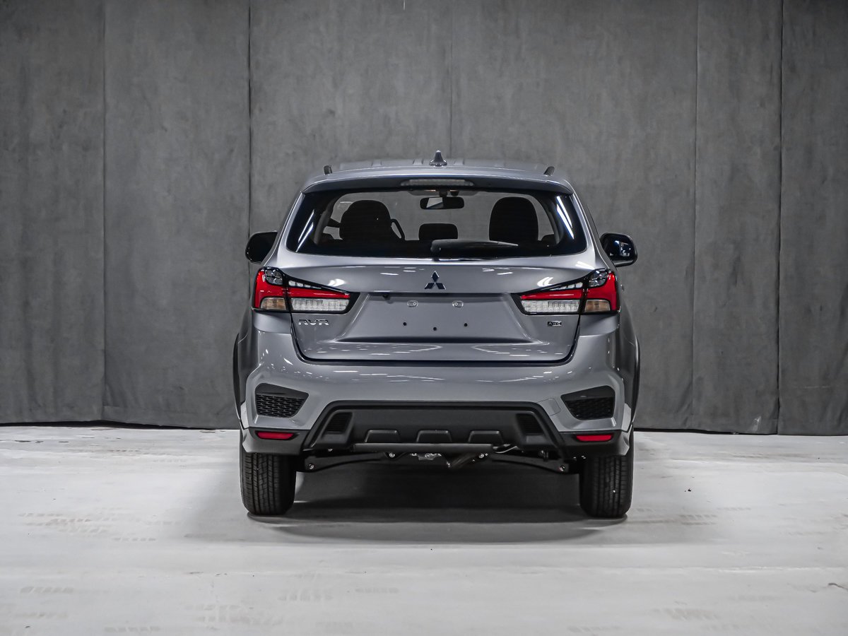 2027 Mitsubishi RVR ES Titanium Grey Montreal - photo #4