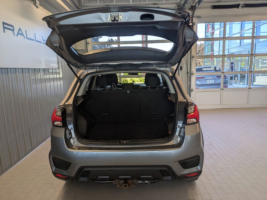 2022 Mitsubishi RVR ES AWD Grey