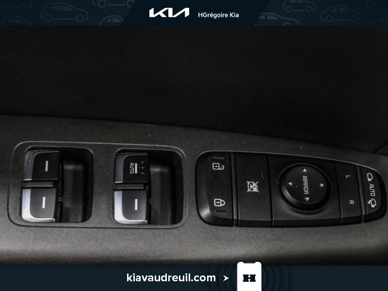 2018 Kia Sportage White Laval - photo #10