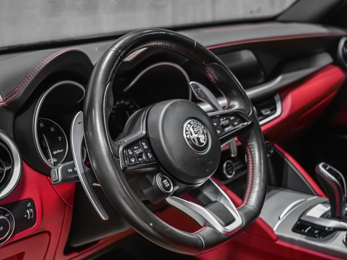 2020 Alfa Romeo Stelvio TI SPORT ASSIST CONDUITE HARMAN KARDON ROUES 20po White Montreal - photo #7