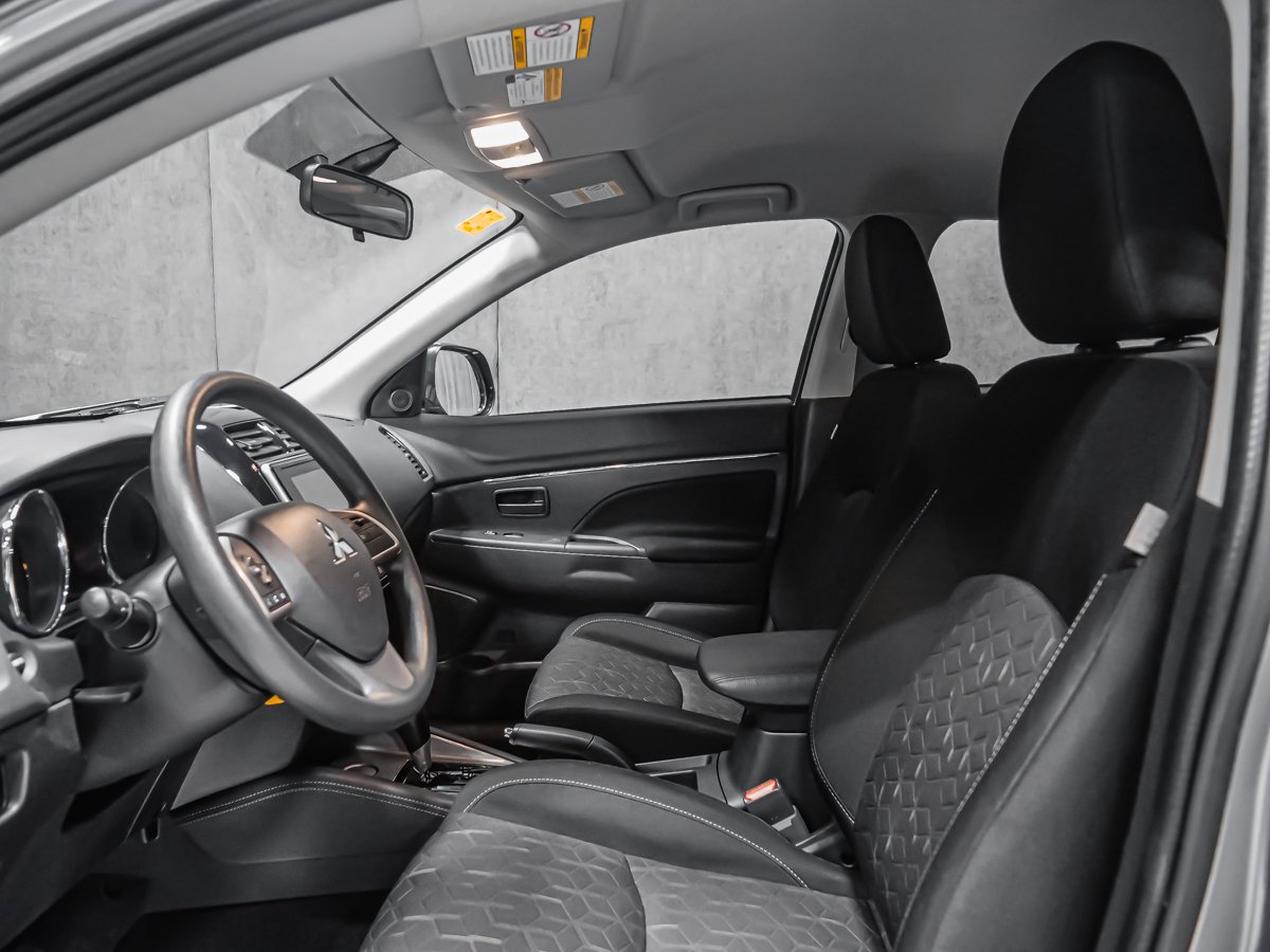 2025 Mitsubishi RVR ES FWD CARPLAY CAMÉRA SIÈGES CHAUFFANTS Grey Montreal - photo #10