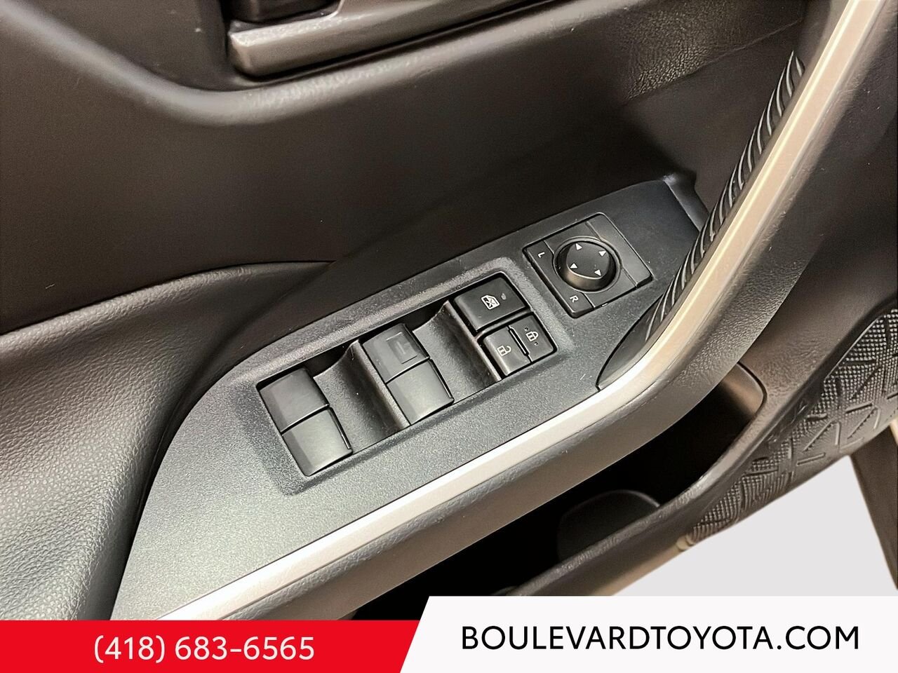 Toyota RAV4 Hybride 100742A-86 | LE, AWD 2022 Blanc Québec - photo #7