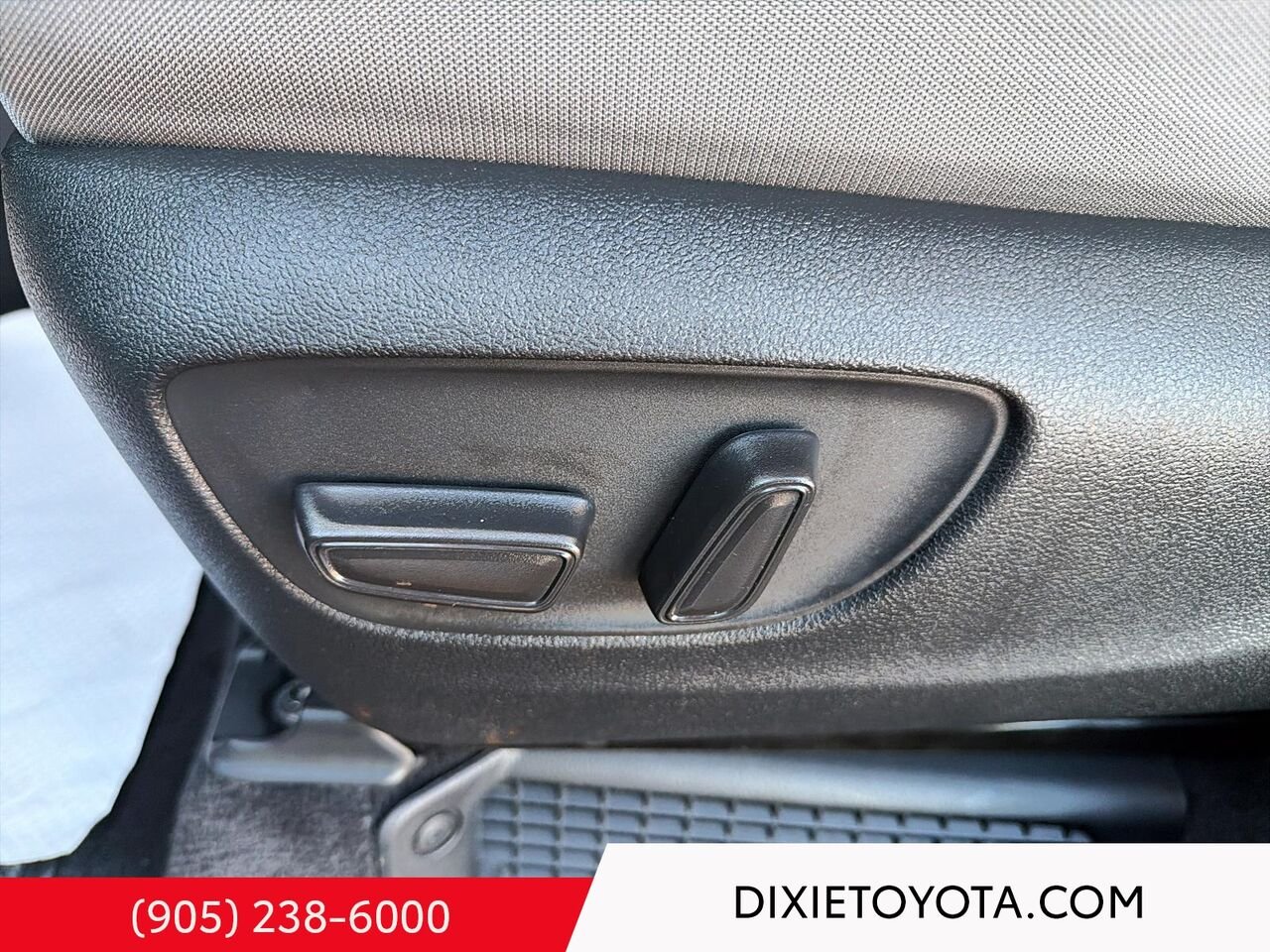 2023 Toyota Sienna HYBRID LE AWD / HEATED SEATS / TOYOTA SAFETY SENSE / CARPLAY AND ANDROID AUTO Black Mississauga - photo #9