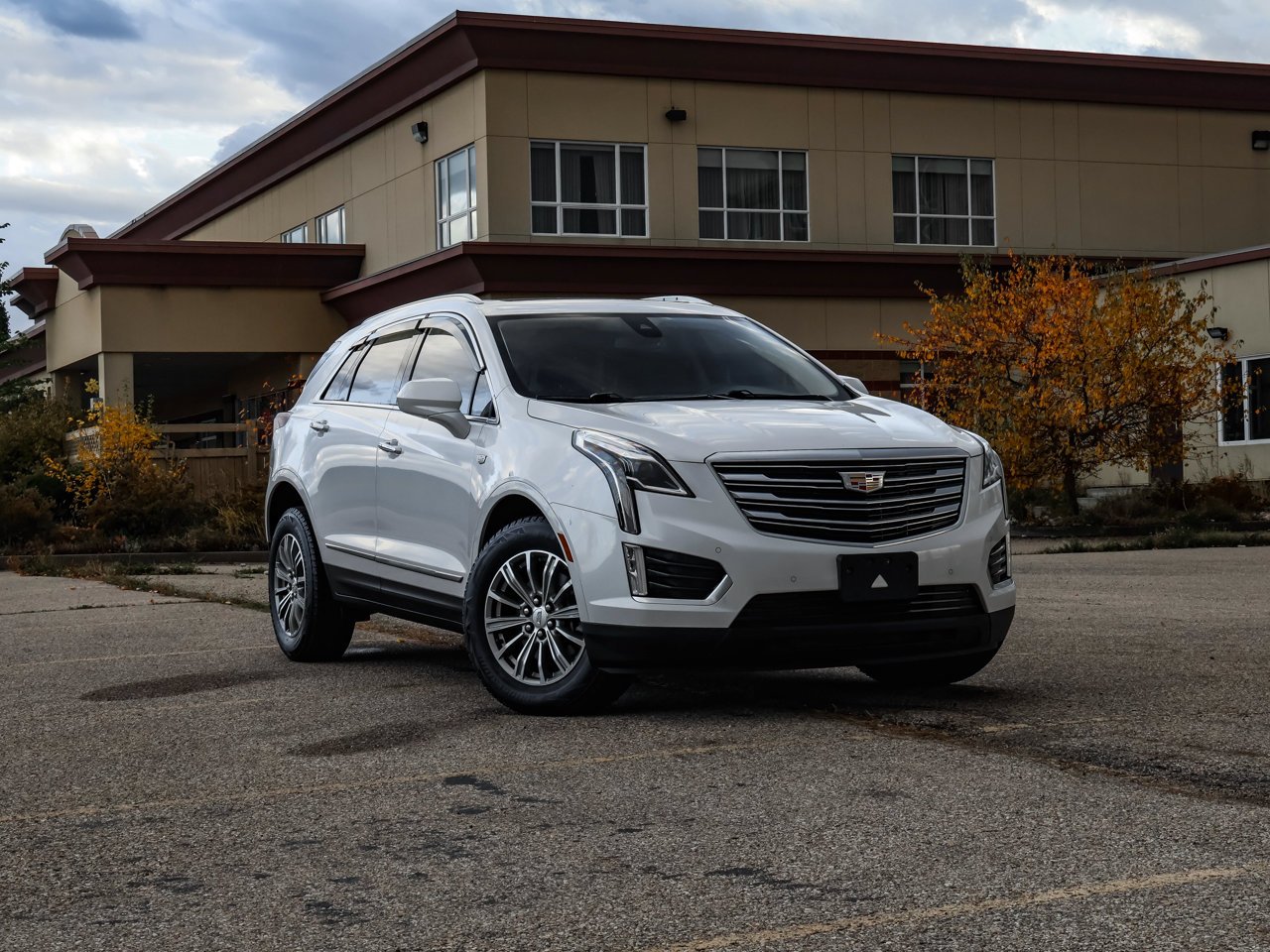 2017 Cadillac XT5 AWD 4dr Luxury White Sherwood Park - photo #1