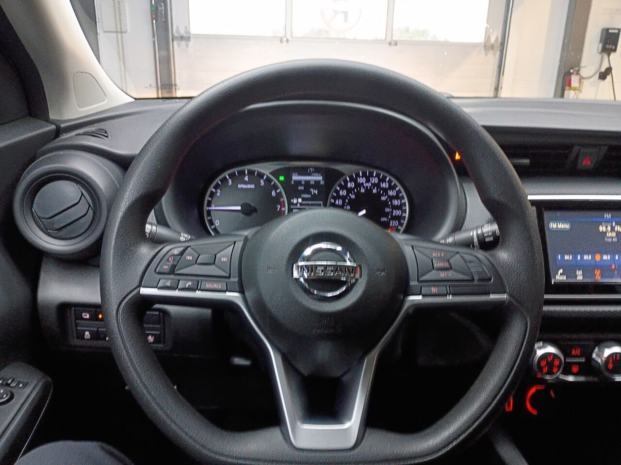 2021 Nissan Kicks Black Blainville - photo #20