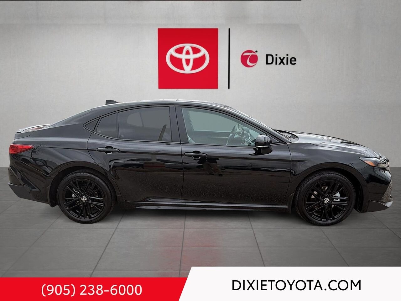 2026 Toyota Camry Power Sunroof, Leather Interior, Heated Seats, Alloy Wheels, Heated Steering Wheel, Bluetooth Midnight Black Metallic Mississauga - photo #37