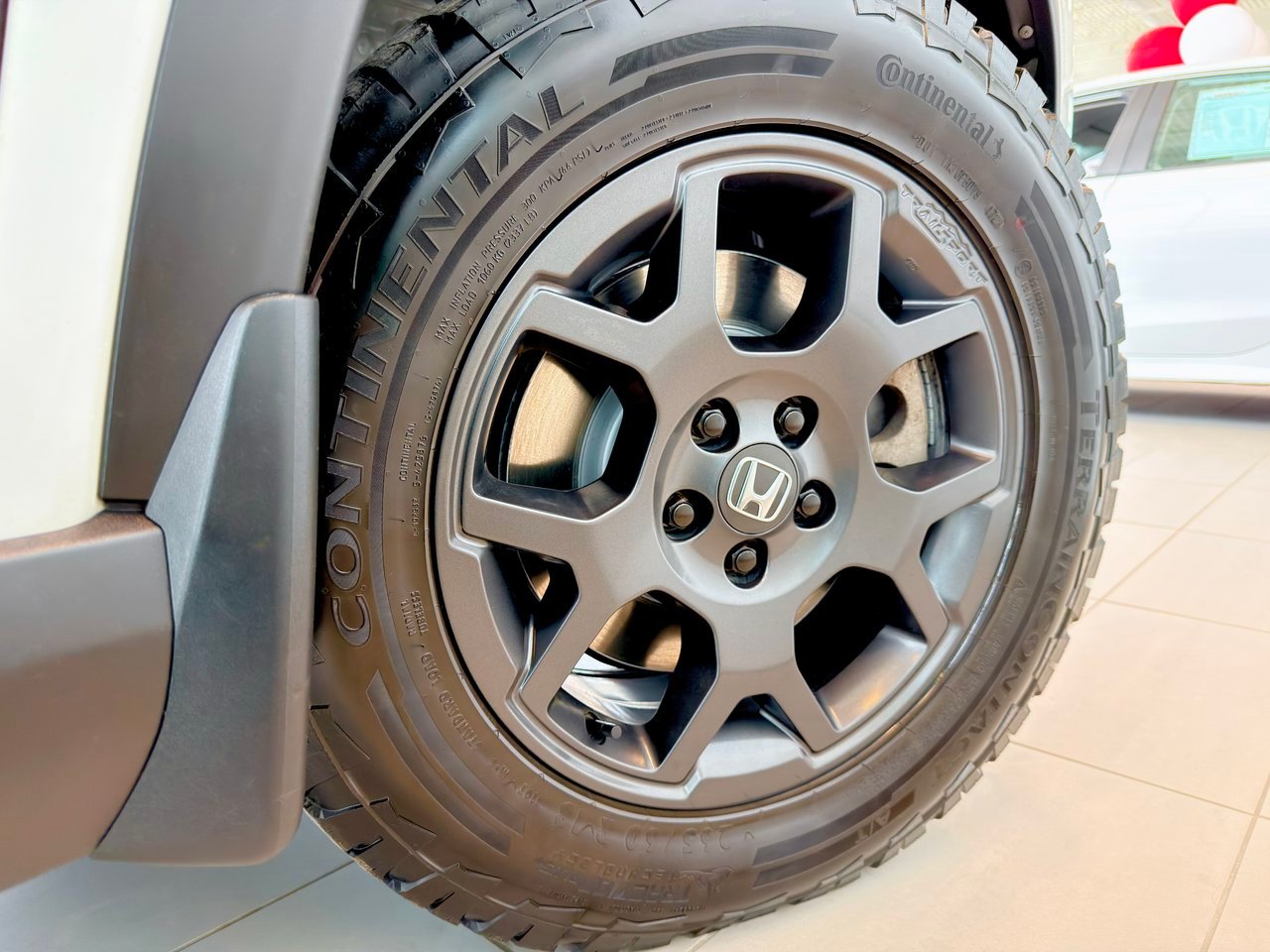 2023 Honda Pilot White Notre-Dame-des-Prairies - photo #14