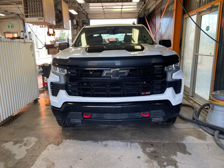 Chevrolet Silverado 1500 LT TRAIL BOSS CREW 4X4 V8 *NAV* SIÈGES CHAUFF BED 2023 Blanc