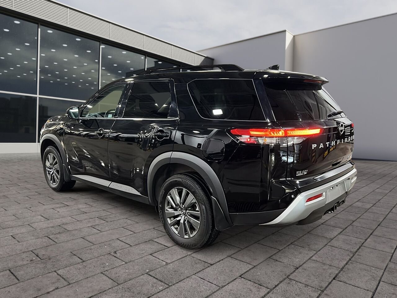 2024 Nissan Pathfinder Black Québec - photo #22