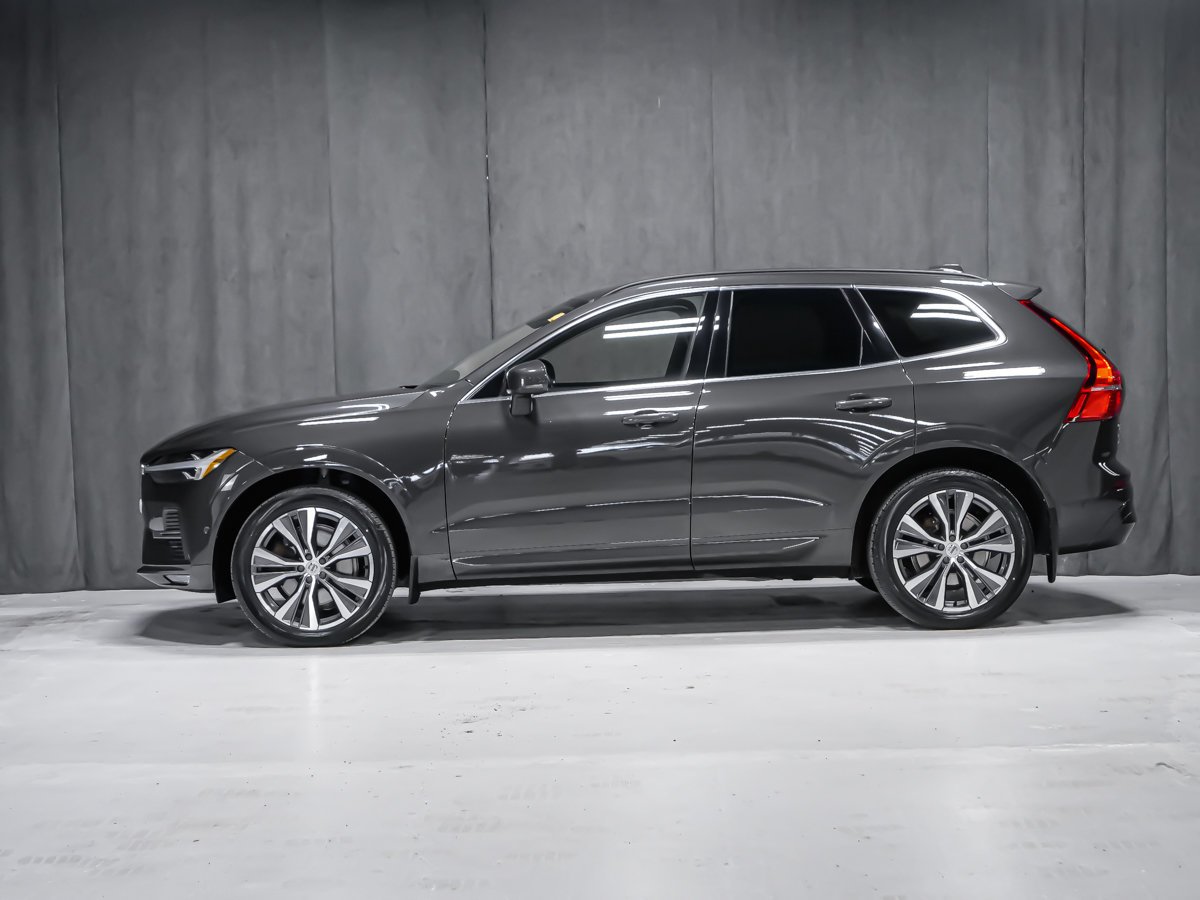 2022 Volvo XC60 B6 MOMENTUM Grey Montreal - photo #2