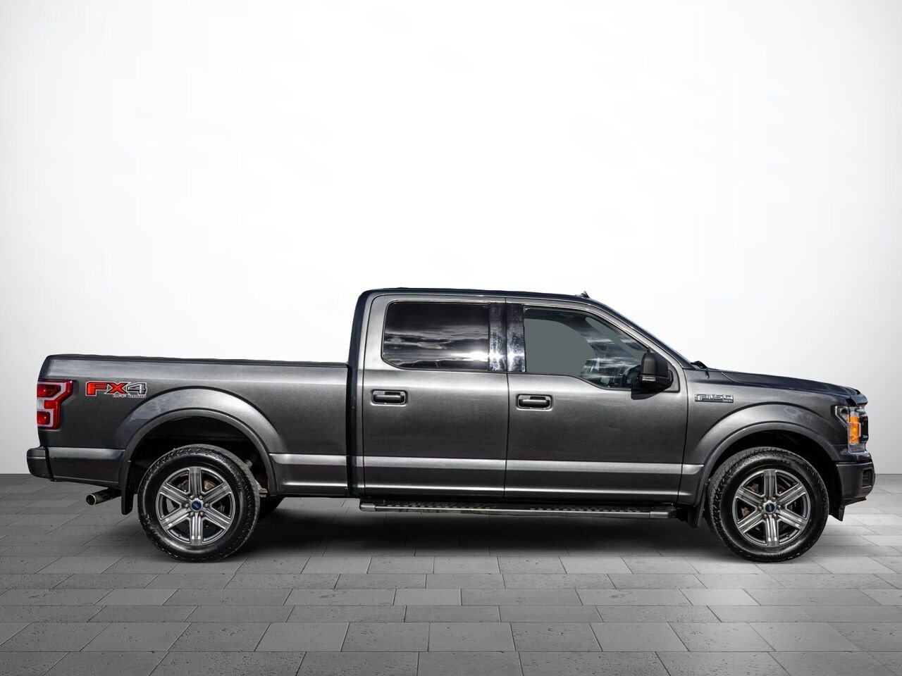 2018 Ford F-150 Grey Sainte-Julienne - photo #2