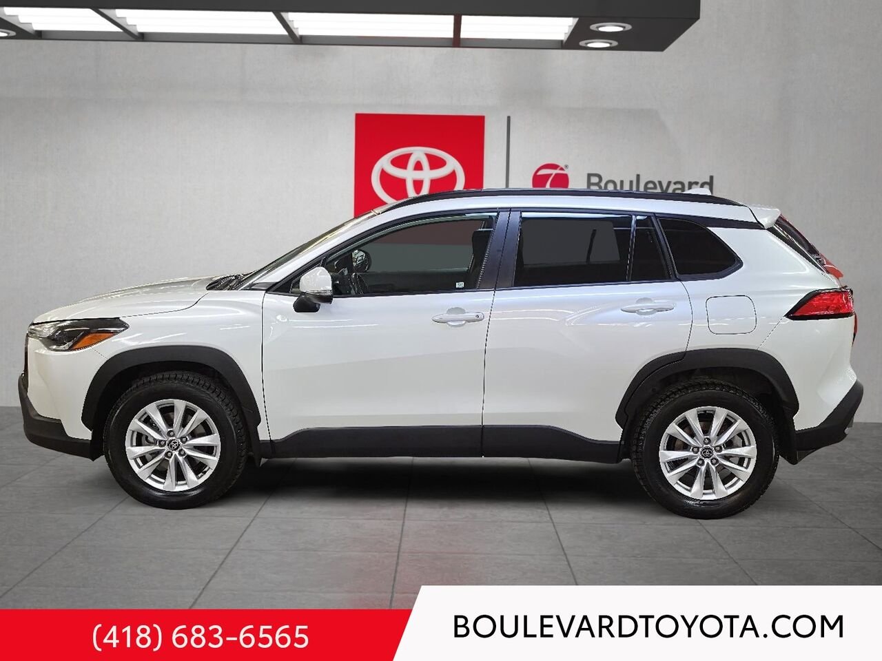 Toyota Corolla Cross 100529A-89 | LE, AWD, GROUPE PREMIUM 2022 Blanc Québec - photo #5