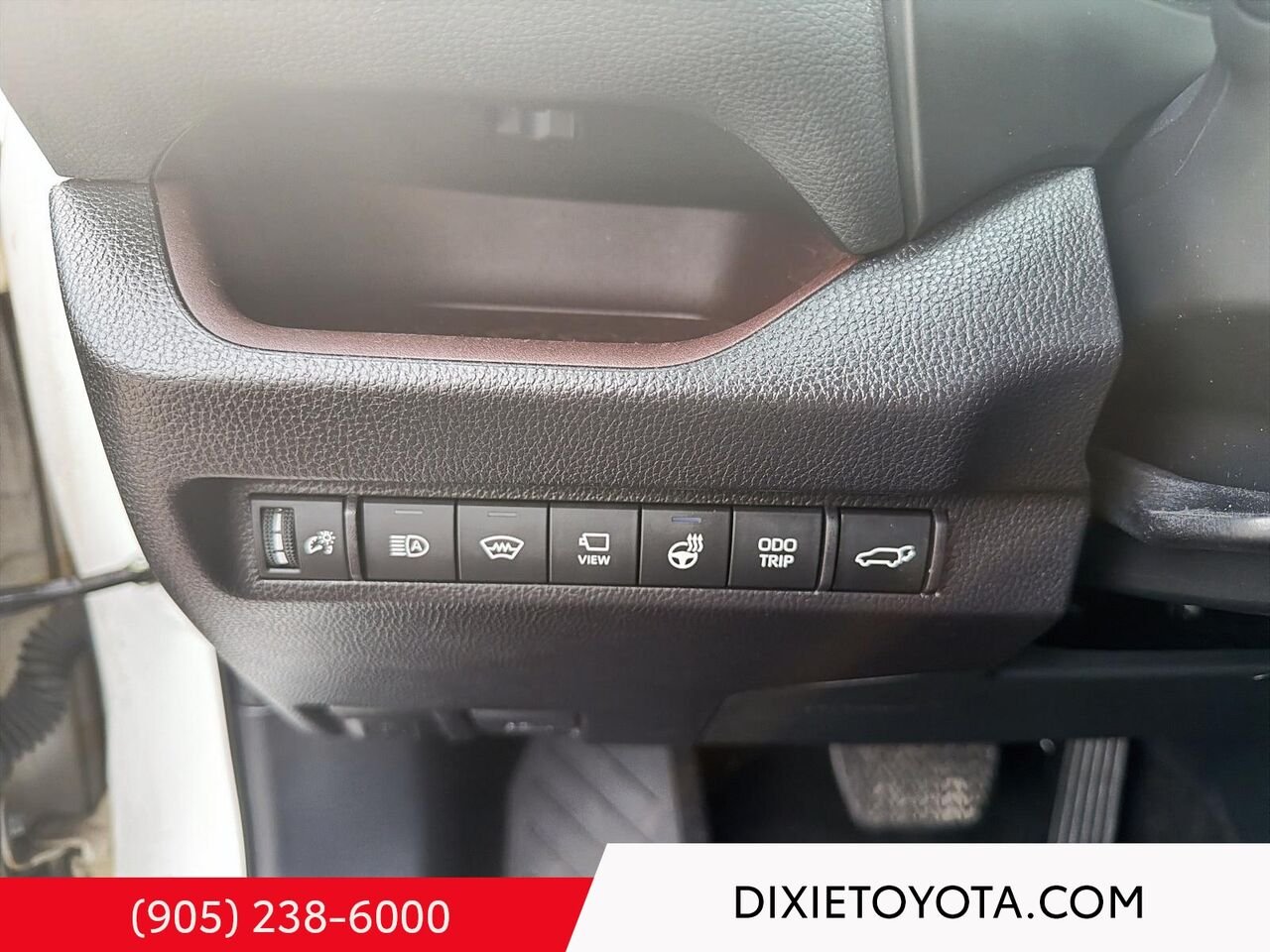 2024 Toyota RAV4 LIMITED AWD / CLEAN CARFAX / HEATED AND VENTILATED SEATS / MOONROOF / ALLOY WHEELS / CARPLAY AND ANDROID AUTO White Mississauga - photo #13