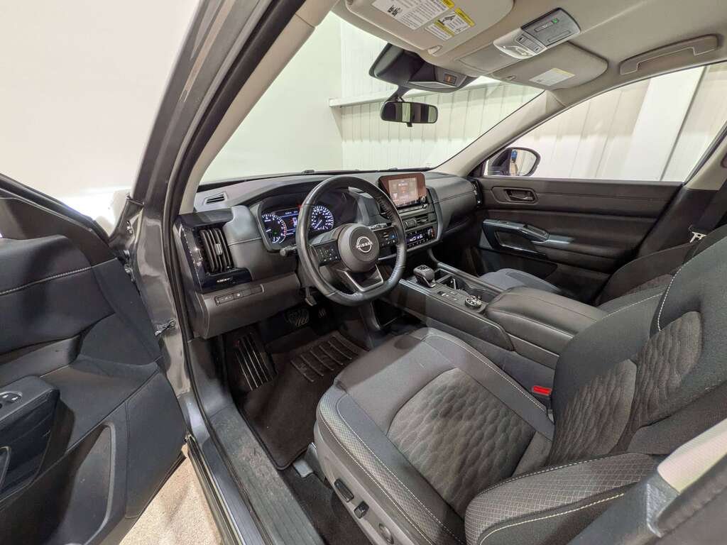 Nissan Pathfinder 2024 Gris Val-David - photo #9
