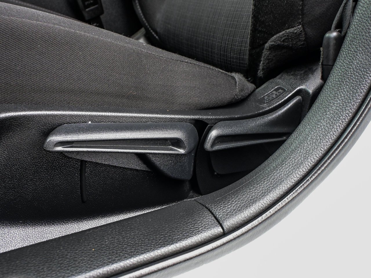 2025 Honda Civic Sedan LX CVT White Sherwood Park - photo #16