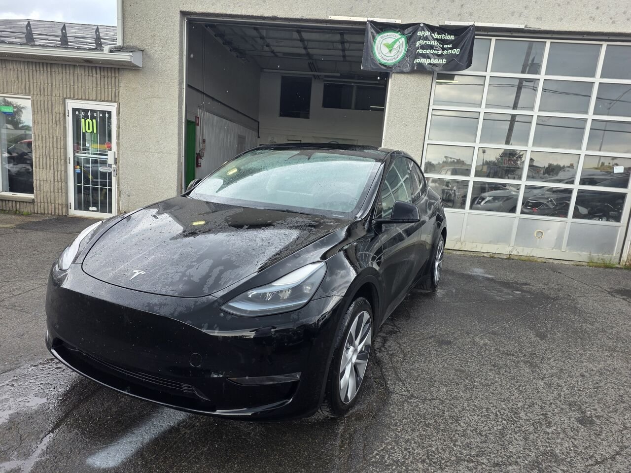 Tesla Model Y 2023 Argent Longueuil, - photo #0