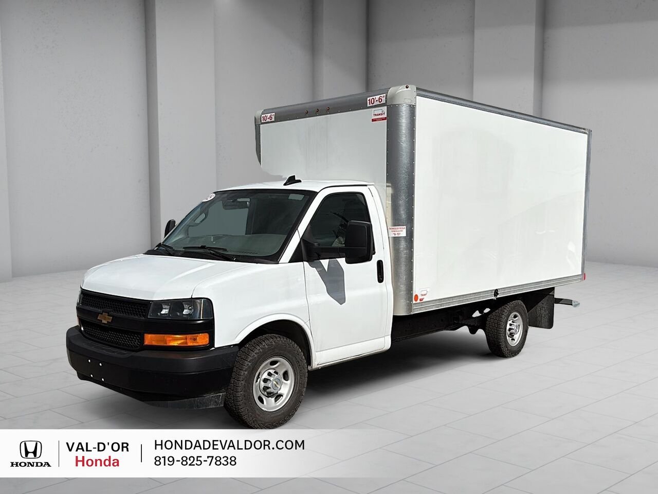 2025 Chevrolet Fourgonnette commerciale tronquée Express 3500 fourgonnette 159 po White Val-d'Or - photo #0