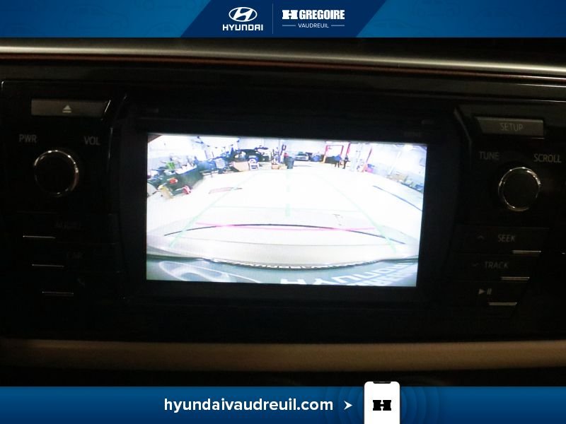 Toyota Corolla 2015 Beige Laval - photo #25