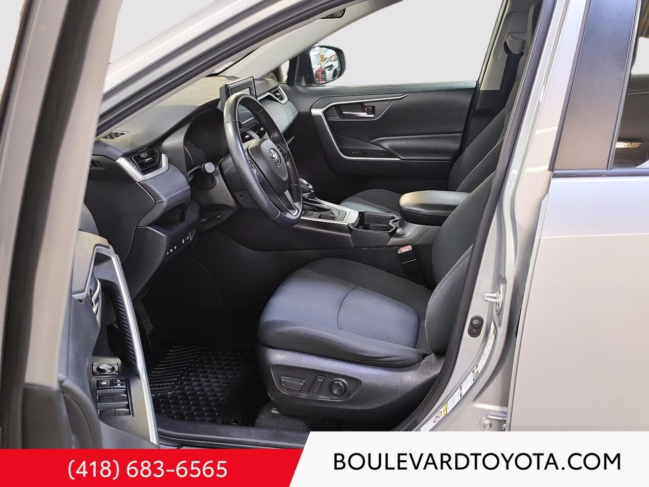 Toyota RAV4 100551A-36 | XLE 2019 Argent Québec - photo #8