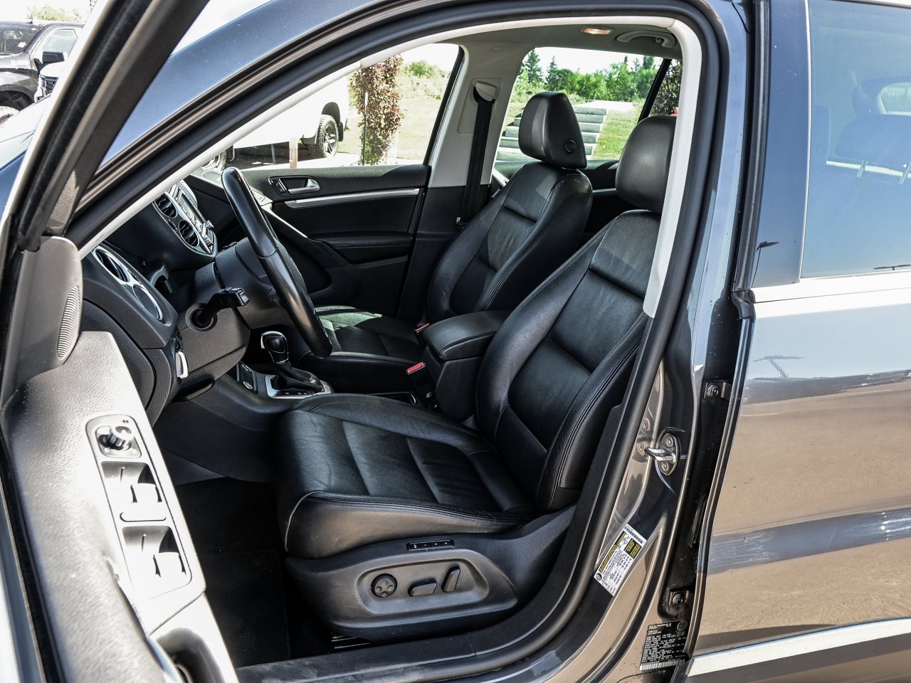 2015 Volkswagen Tiguan 4MOTION 4dr Auto Trendline gray Sherwood Park - photo #16