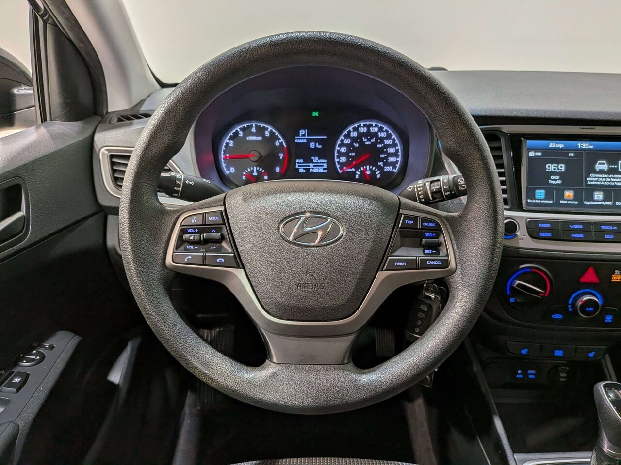 2020 Hyundai Accent 5 Door Preferred IVT Black Val-David - photo #13
