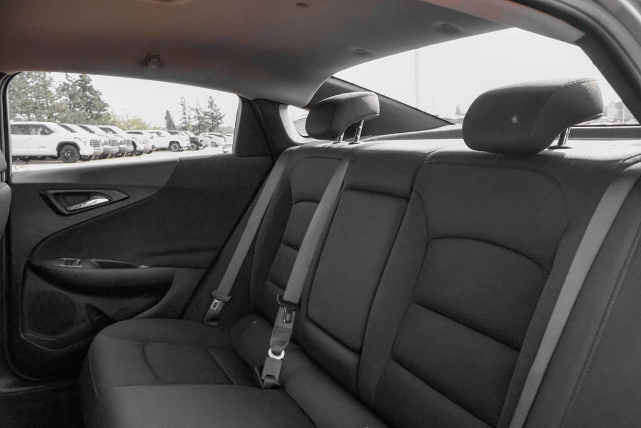 2025 Chevrolet Malibu 4dr Sdn 1LT Grey Sherwood Park - photo #30
