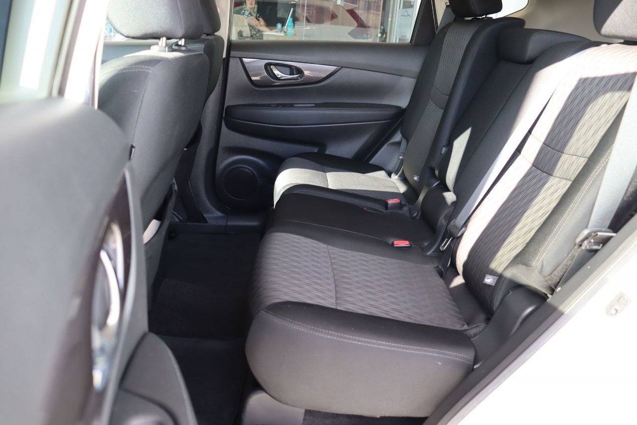 2019 Nissan Rogue White Baie-Comeau - photo #14