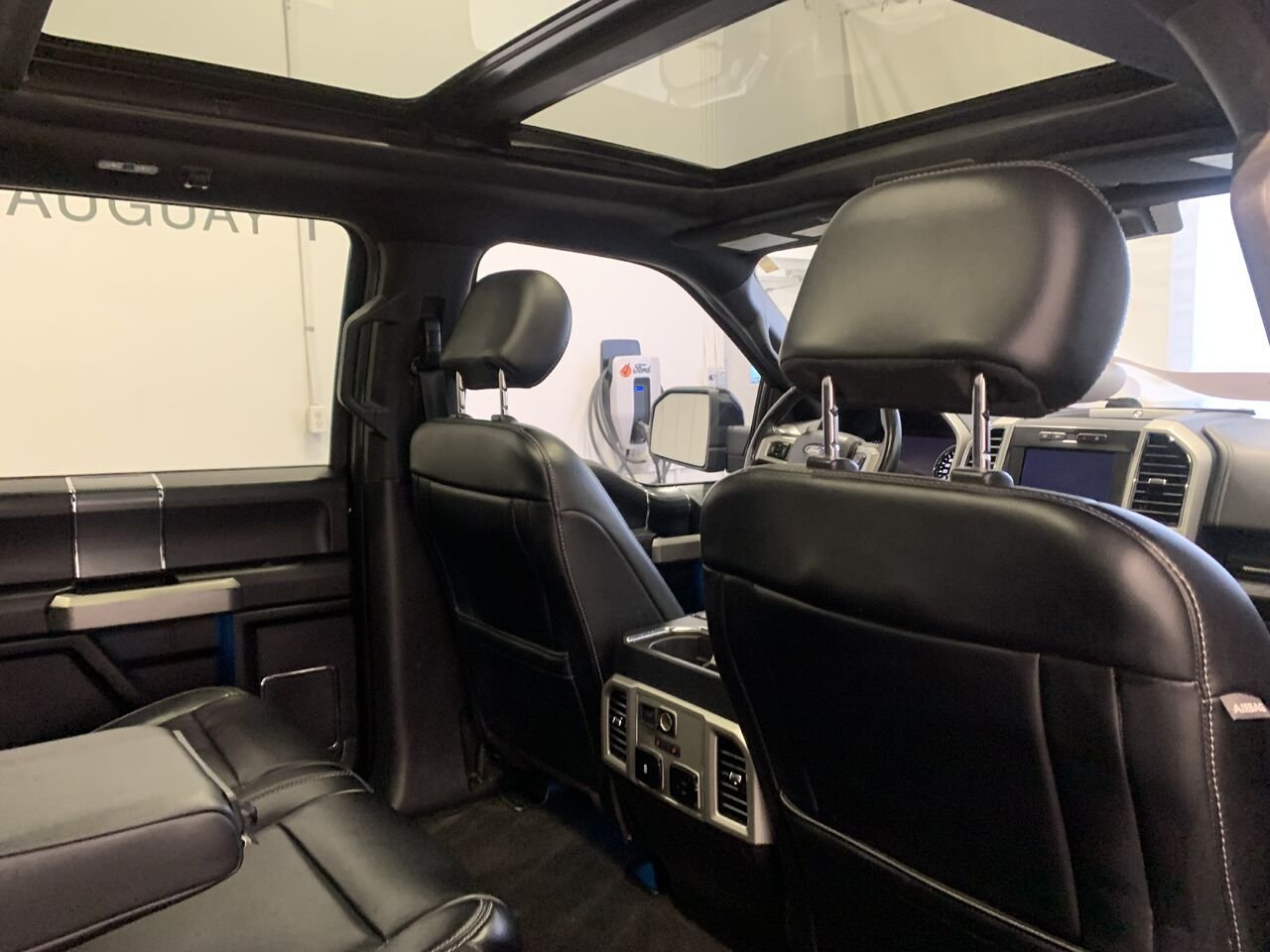 Ford F-150 SUPERCREW LARIAT LARIAT cabine SuperCrew 4RM caisse de 5,5 pi 2019 Noir Châteauguay - photo #14