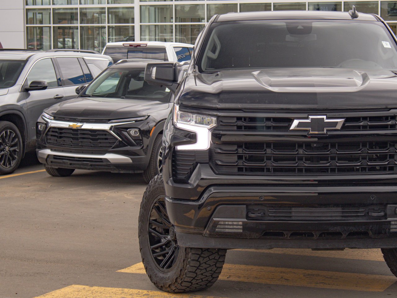 2024 Chevrolet Silverado 1500 4WD Crew Cab 147 RST Black Sherwood Park - photo #4