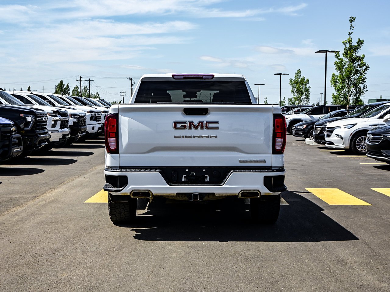 2025 GMC Sierra 1500 4WD Crew Cab 147 Elevation White Sherwood Park - photo #11