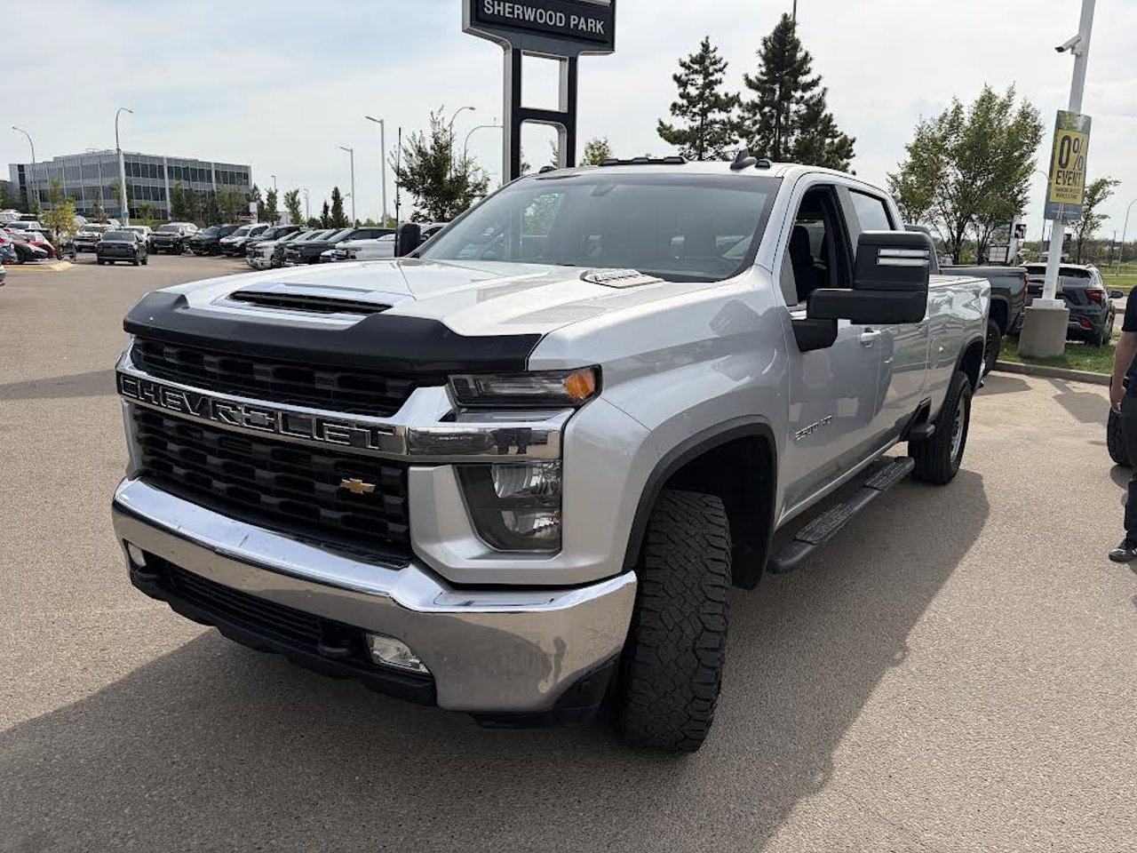 2022 Chevrolet Silverado 2500HD 4WD Crew Cab 159 LT Grey Sherwood Park - photo #2