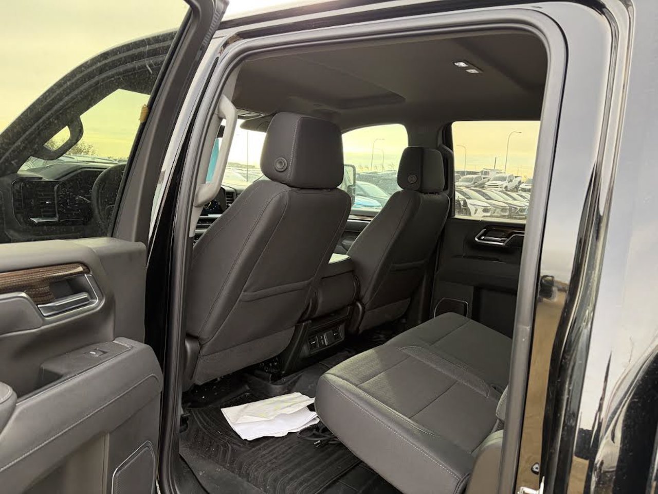 2025 Chevrolet Silverado 3500HD 4WD Crew Cab 159 LT Black Sherwood Park - photo #5