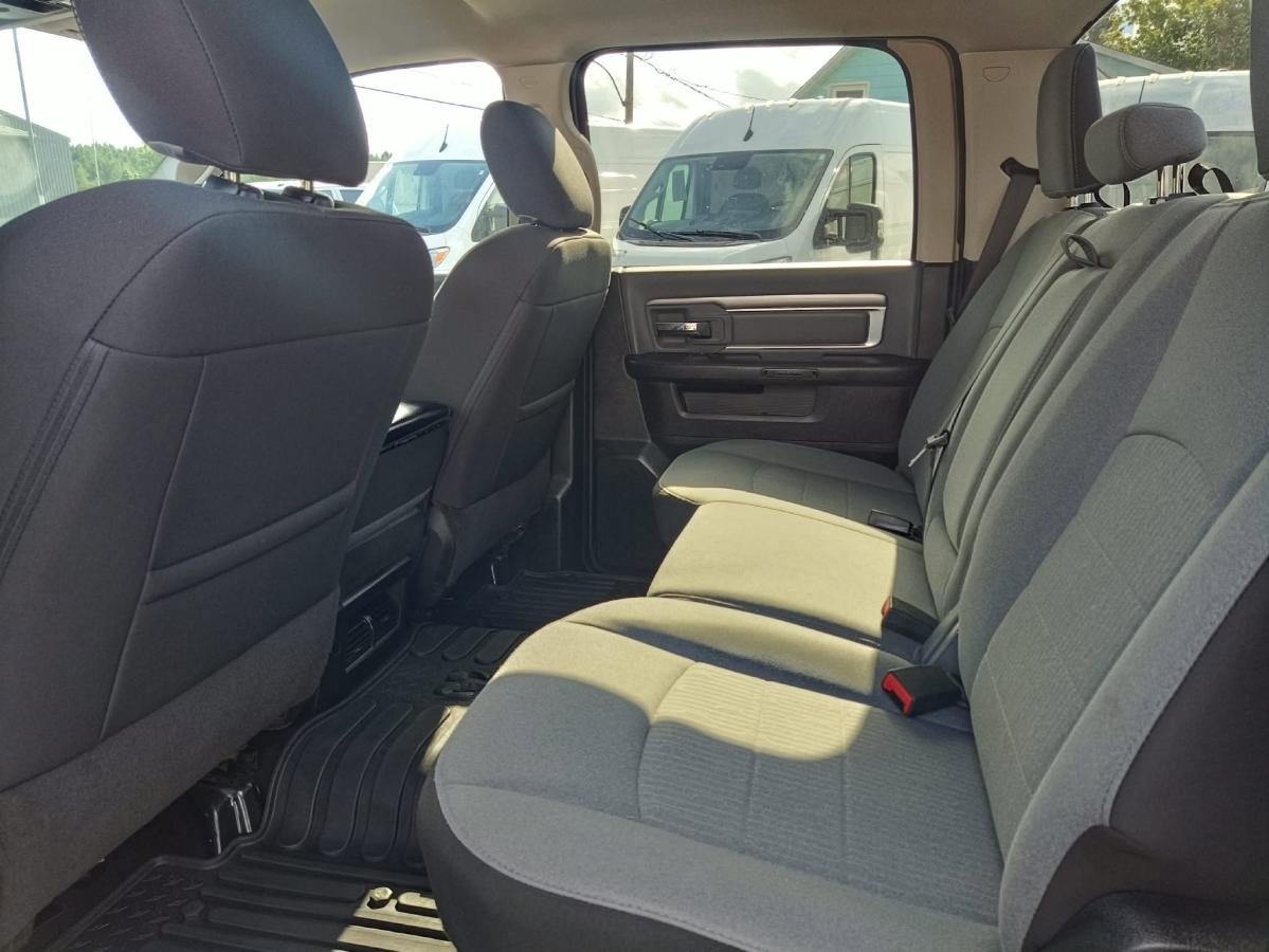 2023 RAM 1500 Classic Grey Lac Mégantic - photo #9