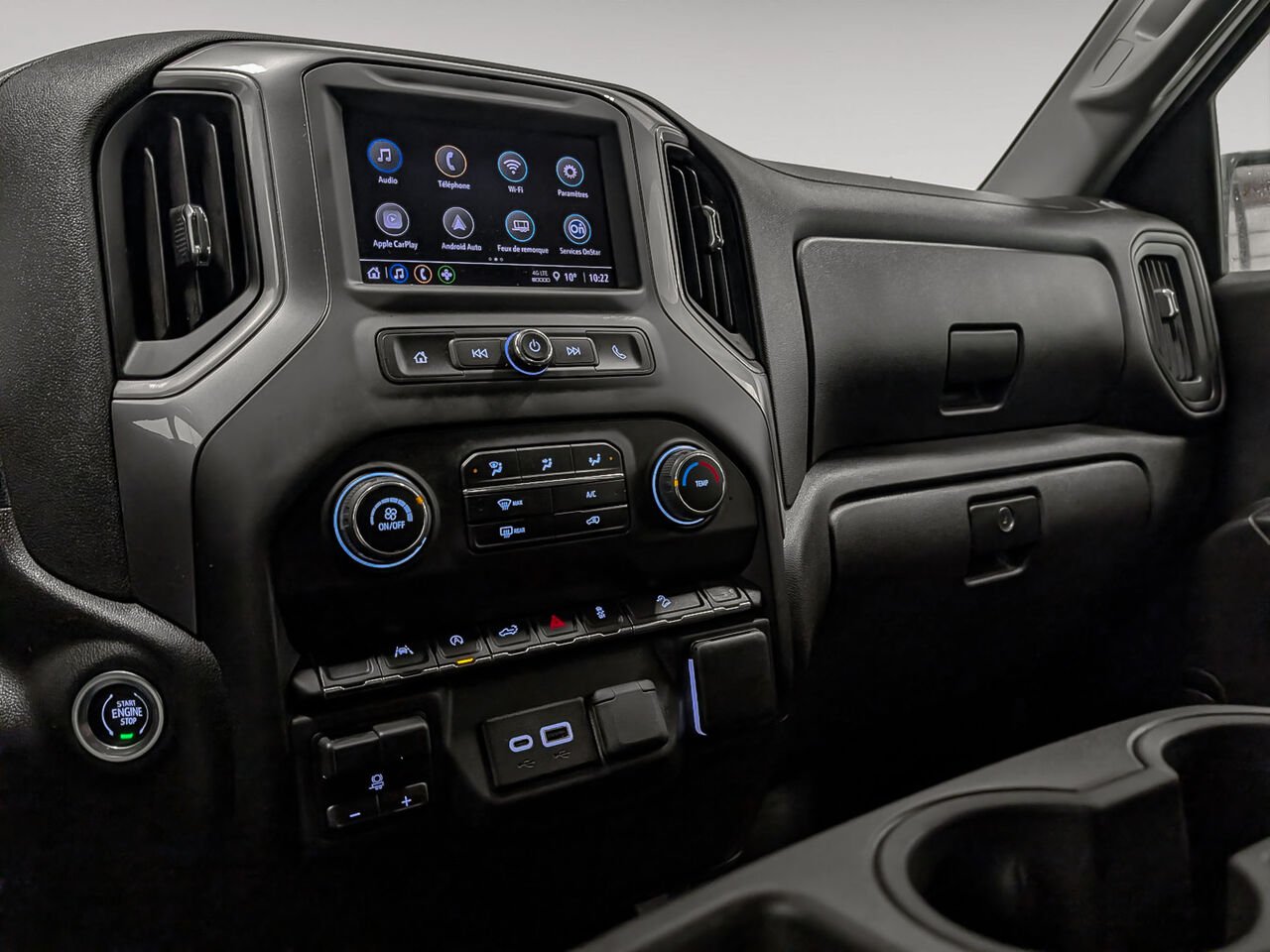 CHEVROLET Silverado 1500 4WD Crew Cab Custom Trail Boss V8 5.3L 6 Places 2023 Noir Sherbrooke - photo #8