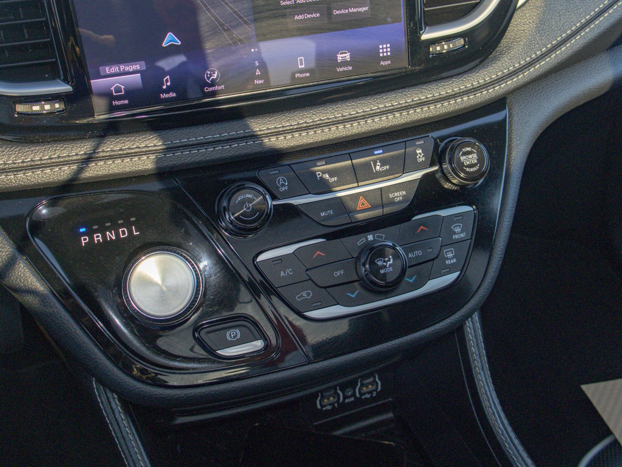 2025 Chrysler Pacifica Limited FWD Blue Sherwood Park - photo #26