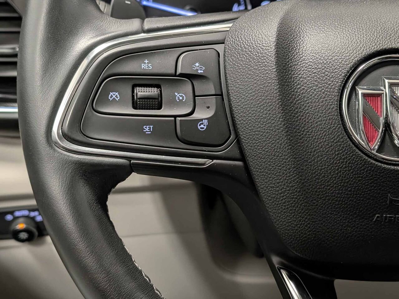 BUICK ENVISION AWD Essence Volant et Sièges Chauffants 2023 Gris Sherbrooke - photo #19