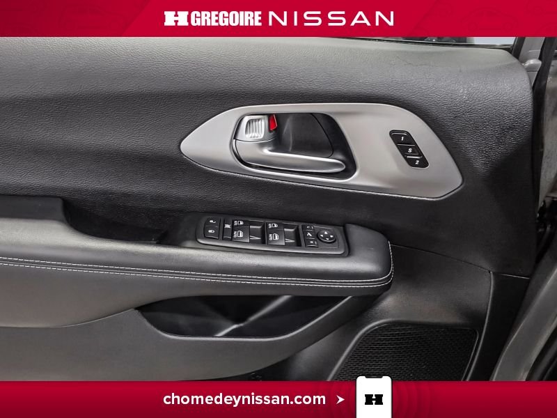 2025 Chrysler Pacifica Grey Saint-Eustache - photo #14
