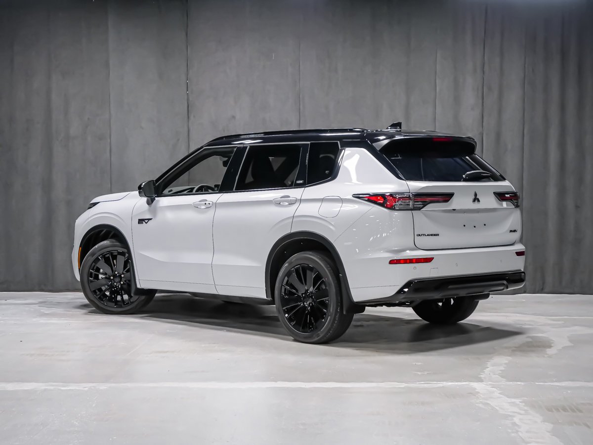 2026 Mitsubishi Outlander Plug-In Hybrid GT NOIR White Montreal - photo #5