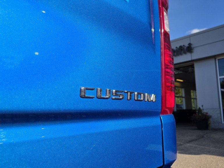2023 Chevrolet Silverado 1500 Custom 4X4 Blue Mont-Laurier - photo #8