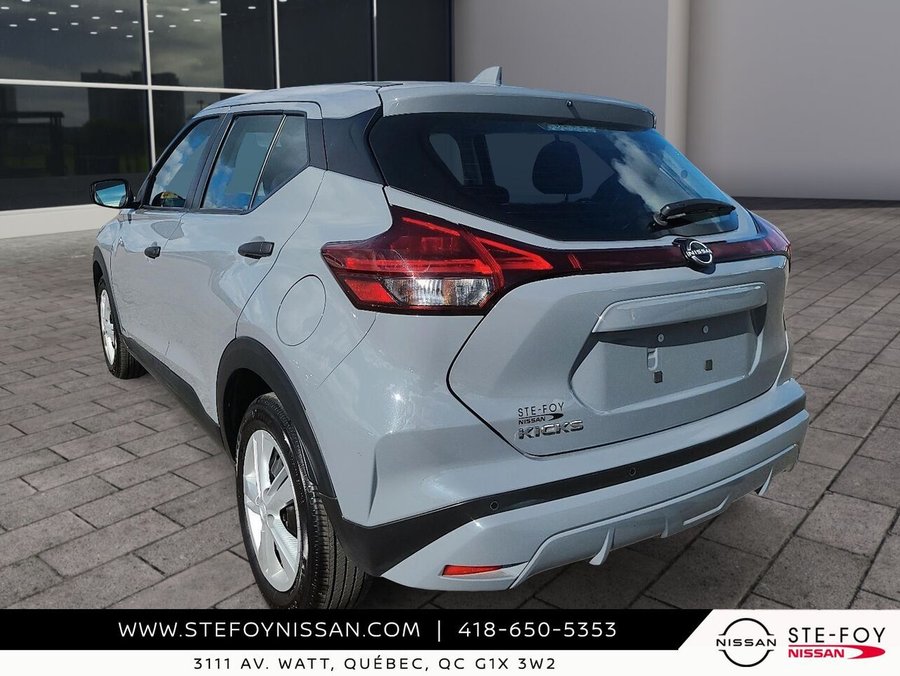 Nissan Kicks s S TA 2024 Gris
