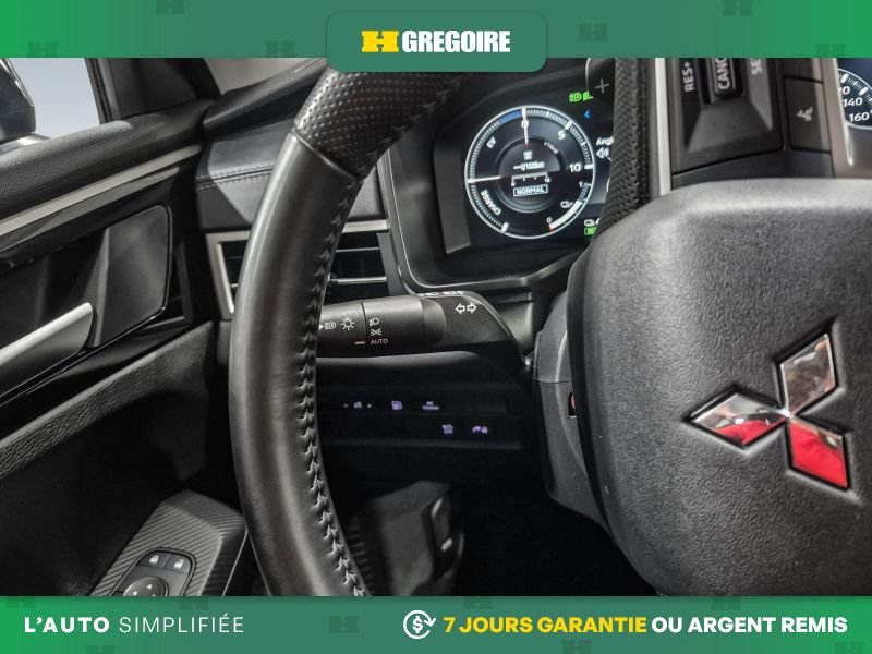 2023 Mitsubishi Outlander Plug-In Hybrid Black Laval - photo #20