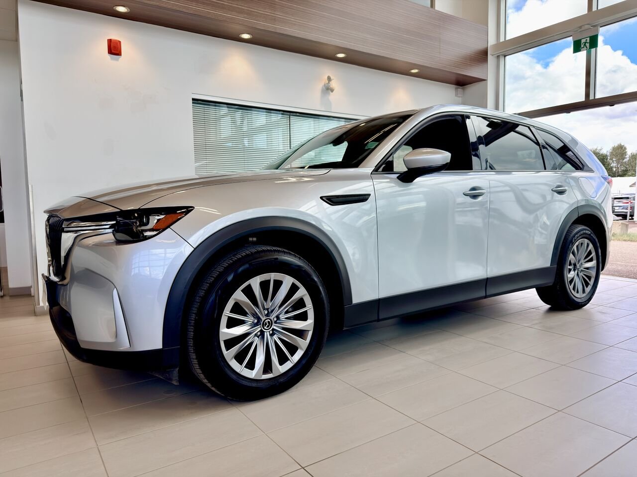 2024 Mazda CX-90 hybride léger GS-L 4WD Silver Notre-Dame-des-Prairies - photo #1